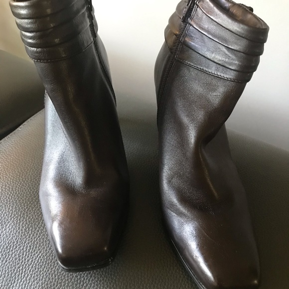 Naturalizer N5 FLASH Dark Brown Zip Boot - Picture 3 of 6